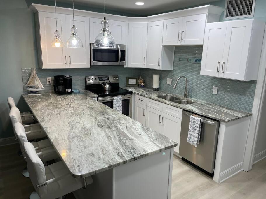 Beachfront Condo On Quiet Treasure Island- 1 Bed St. Pete Beach Εξωτερικό φωτογραφία