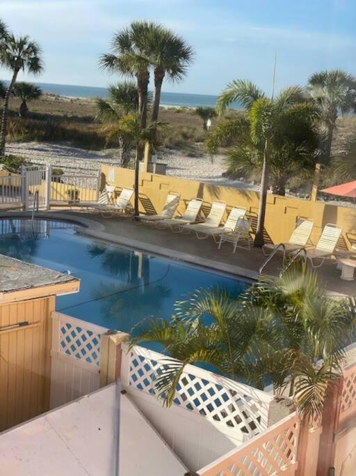 Beachfront Condo On Quiet Treasure Island- 1 Bed St. Pete Beach Εξωτερικό φωτογραφία