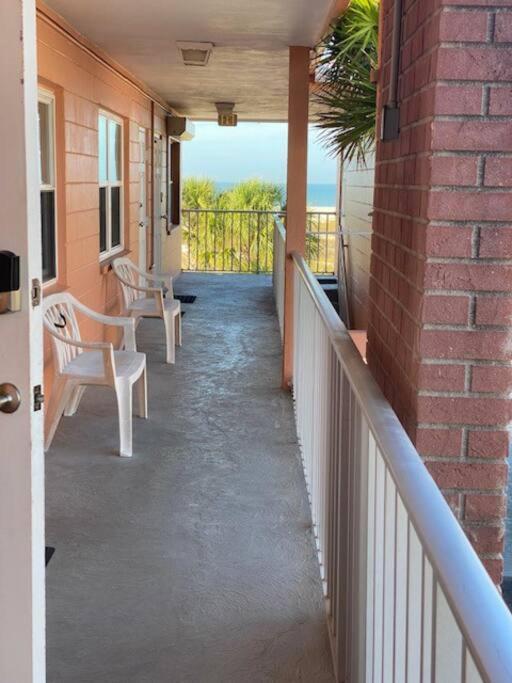 Beachfront Condo On Quiet Treasure Island- 1 Bed St. Pete Beach Εξωτερικό φωτογραφία