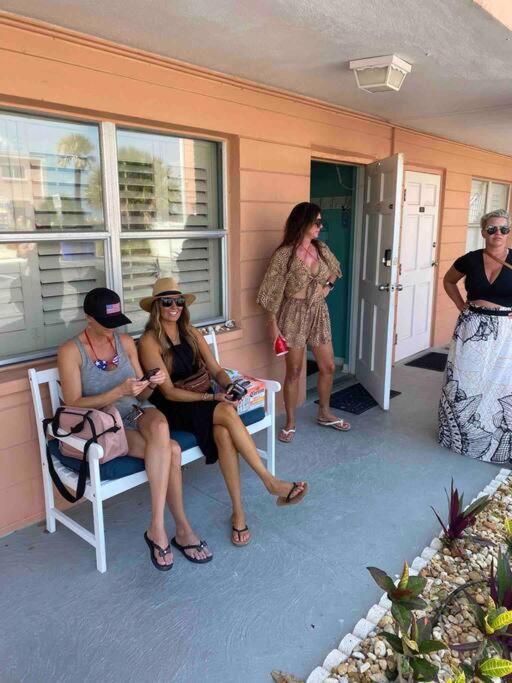Beachfront Condo On Quiet Treasure Island- 1 Bed St. Pete Beach Εξωτερικό φωτογραφία